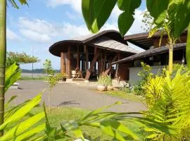 Houttuyn Wellness River Resort, hotel in Paramaribo