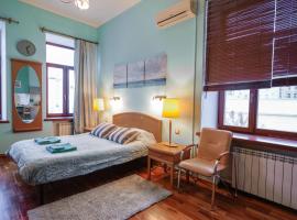 Hotel Photo: Quiet and bright elegant apartment