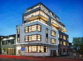 A picture of the hotel: The Hamptons Apartments - St Kilda