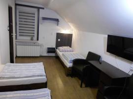 Gościniec Nad Jarem、ゴウダプのホテル