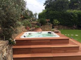 Foto do Hotel: Jacuzzi Home in Vinci Countryside