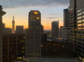 מלון צילום: Downtown Indy Penthouse Apt on Monument Circle