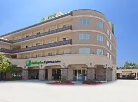 Holiday Inn Express & Suites Pasadena - Los Angeles by IHG