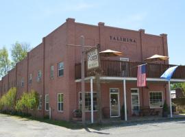 Hootie Creek Guest House、Talihinaのホテル