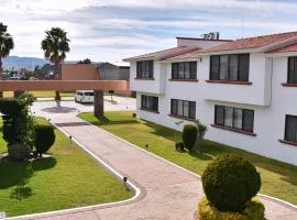 La Posada Hotel y Suites