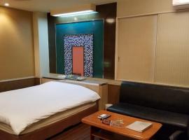 Фотографія готелю: Hotel GOLF Yokohama (Adult Only)
