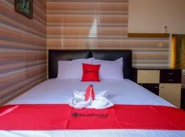 RedDoorz near Kendari Beach 2, hotel in Kendari