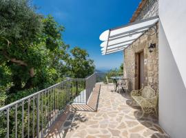 Foto di Hotel: La Torretta Ticciano Vico Equense