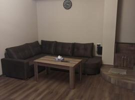 호텔 사진: 2 bedroom apartment, Center, Yerevan