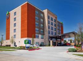 รูปภาพของโรงแรม: Holiday Inn Express & Suites Moore, an IHG Hotel
