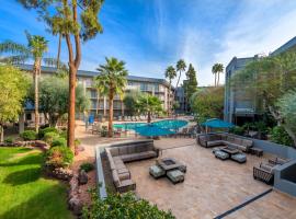 Holiday Inn and Suites Phoenix Airport North by IHG, hotel in Phoenix