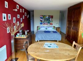 Hotel Photo: Homestay Le Corbusier 5 ieme Rue