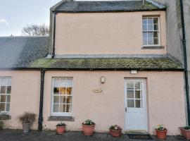 A picture of the hotel: Turret Cottage