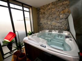 Hotel kuvat: Appartement spa privatif Grenoble At Home Spa
