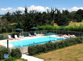 Hotel Photo: Residhotel Golf Grand Avignon