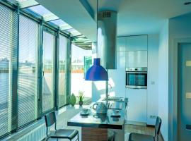 รูปภาพของโรงแรม: Beautiful penthouse in the center of Krakow. Free Parking