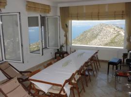 Hotel fotografie: VILLA EVA-MAGNIFICENT SEA VIEW-50Km FROM ATHENS