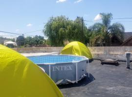 صور الفندق: Carpa, colchones reales y ropa de cama incluida! Viví una noche bajo la luz de la luna en The Palmee Bed and Breakfast Acampa LOW COST en nuestra amplia terraza