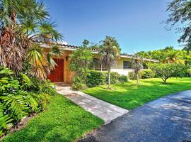 Hotel Foto: Beautiful Home with Pool in Upscale Pinecrest Village