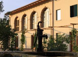 Agriturismo L'Acero Rosso、サチーレのホテル