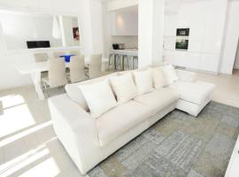 Фотография гостиницы: Apartament luxury White Ibiza Marina Botafoch