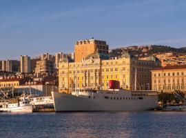 酒店照片: Botel Marina