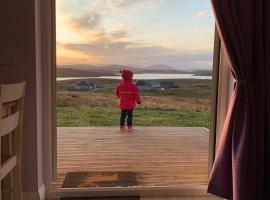 Hebridean Holiday Cabins, hotel in Breasclete