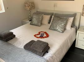 Hotel kuvat: Lemon Tree Guest Cottage in Featherbrooke Estate