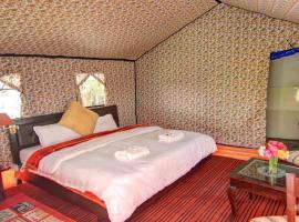 Royal Riders Camp, hotel in Hundar