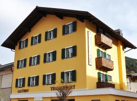 Viesnīca Hotel Gasthof Tirolerwirt pilsētā Bišofshofene