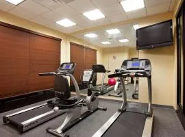 Holiday Inn Saint Louis-Fairview Heights by IHG