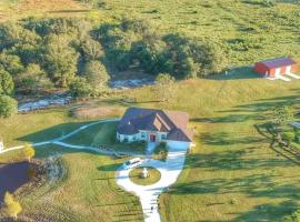 Hotelfotos: Ranch home in a 100 acre farm