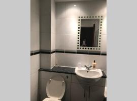 Hotel Photo: Delightful 2 Bed House Close to Airport/P&J Live