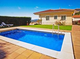 Foto di Hotel: Lloret de Mar Villa Sleeps 6 with Pool and WiFi