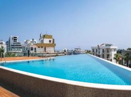 Hotelfotos: Deluxe Apt w/ Rooftop Pool in The Heart of Kyrenia