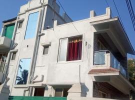 A picture of the hotel: 2BHK Bhagat House