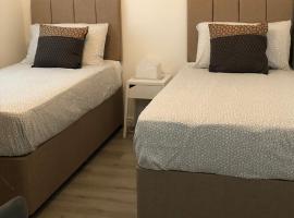 Foto do Hotel: Grangemouth- ideal contractor flat. FREE WiFi