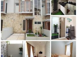 VILLA BATU 3F, hotel di Batu