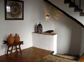 Posada del Castaño, hotel in Castaño de Robledo