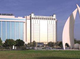 The Diplomat Radisson Blu Hotel Residence & Spa, hotel in Manama