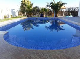 Хотел снимка: Villa CLIMATISEE avec piscine privée, ras el ma