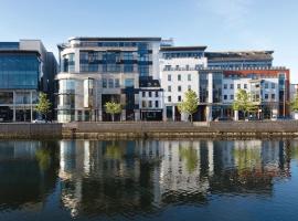 Hotel fotoğraf: 2 bed 2 bath fully serviced apartments overlooking the River Lee