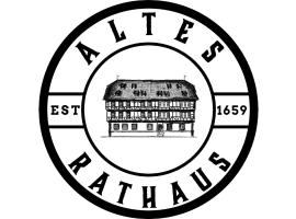 รูปภาพของโรงแรม: Altes Rathaus Hotel-Restaurant-Café