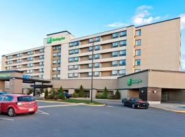 รูปภาพของโรงแรม: Holiday Inn Laval Montreal, an IHG Hotel