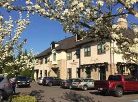 The Dundee - A Trace Hotel