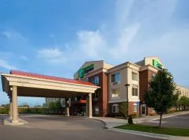 Holiday Inn Express Hotel & Suites Detroit - Farmington Hills, an IHG Hotel, hotel u gradu Northville