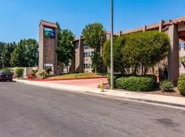 Holiday Inn Express & Suites Camarillo, an IHG Hotel, hotel in Camarillo