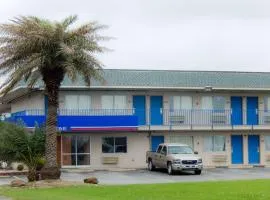 Motel 6-Clute, TX, hotel sa Clute