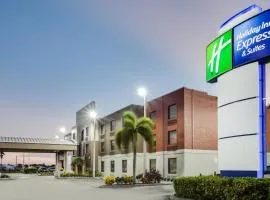 克莱维斯顿快捷假日&套房酒店