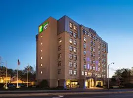 Holiday Inn Express & Suites Boston - Cambridge, an IHG Hotel, hotel in Cambridge